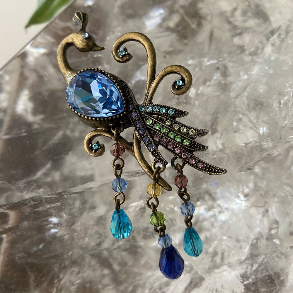 Vintage Bronze-Tone BROOCH PIN of Exotic Bird with Colorful Stones and Dangles.